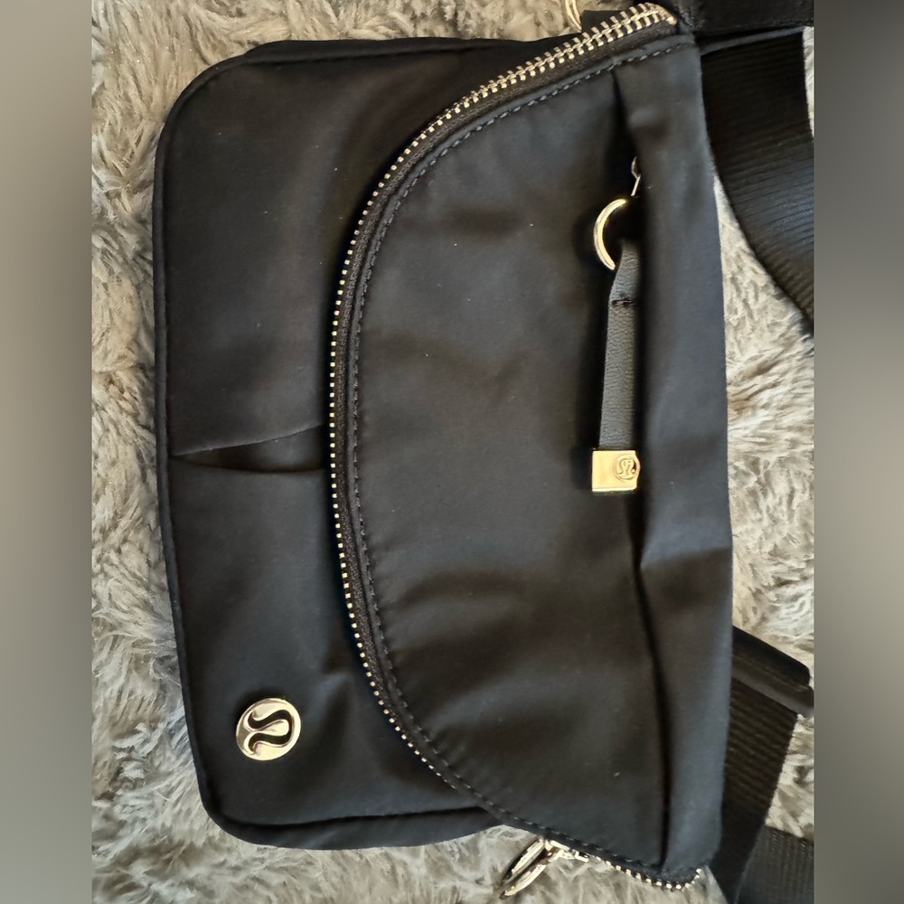 LuluLemon Crossbody Bag NWOT